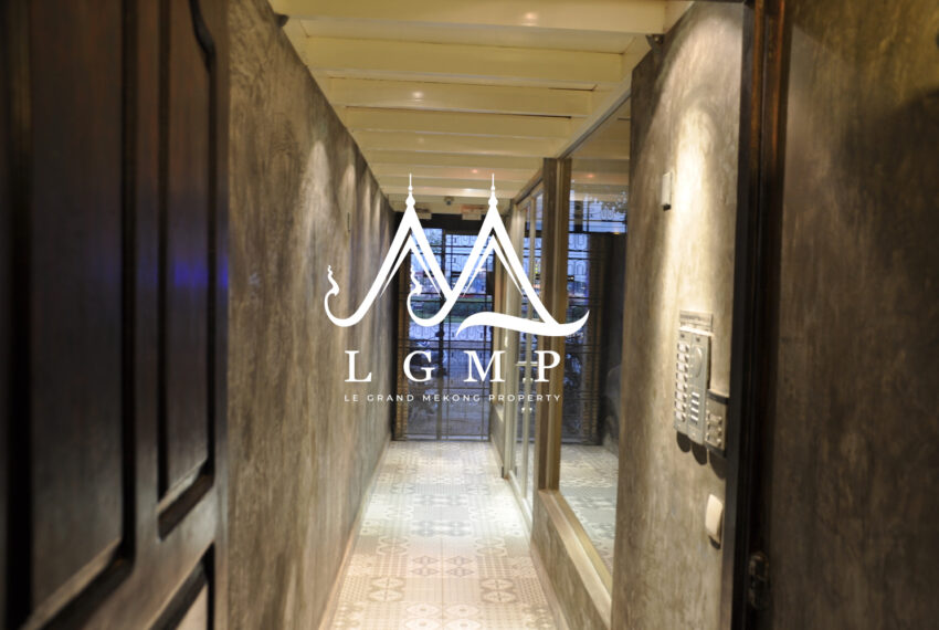 image017 - 163 Sisowath Entrance